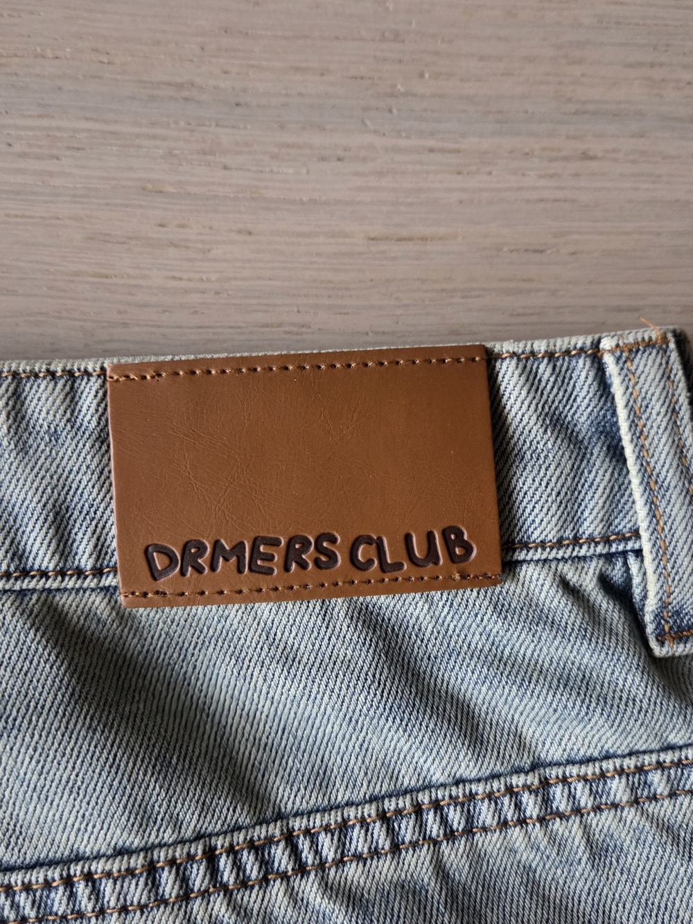 Drmers club baggy jeans in light acid wash - Picture 6 of 7